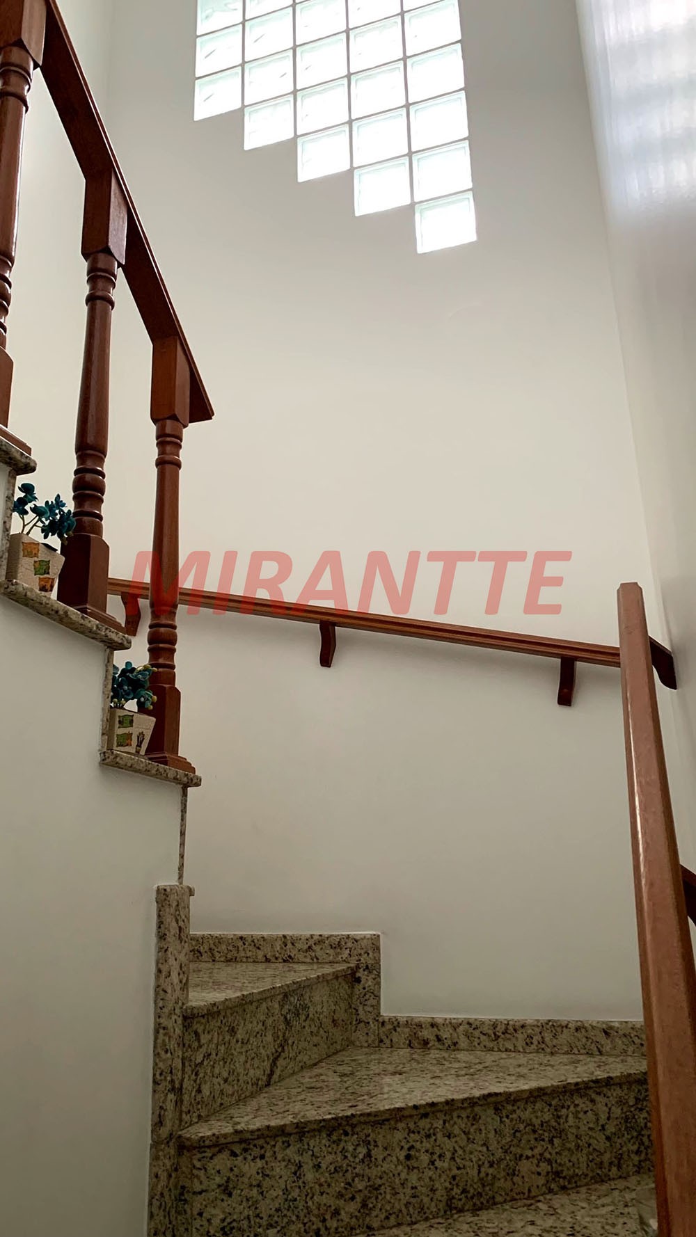 Sobrado de 175m² com 3 quartos em Vila Galvão