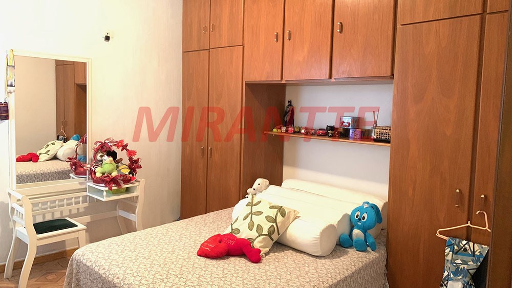 Sobrado de 175m² com 3 quartos em Vila Galvão