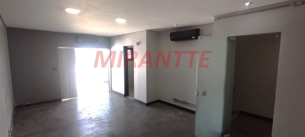 Sobrado de 220m² com 3 quartos em Santana