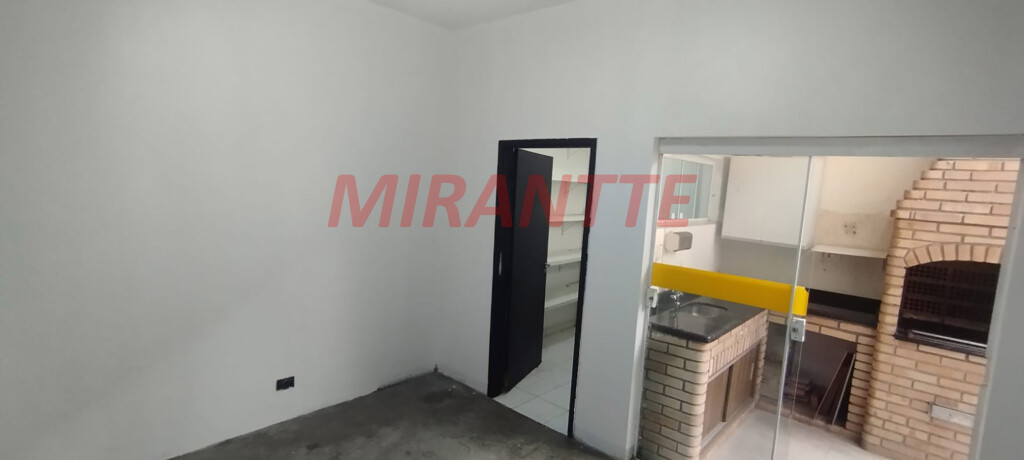 Sobrado de 220m² com 3 quartos em Santana
