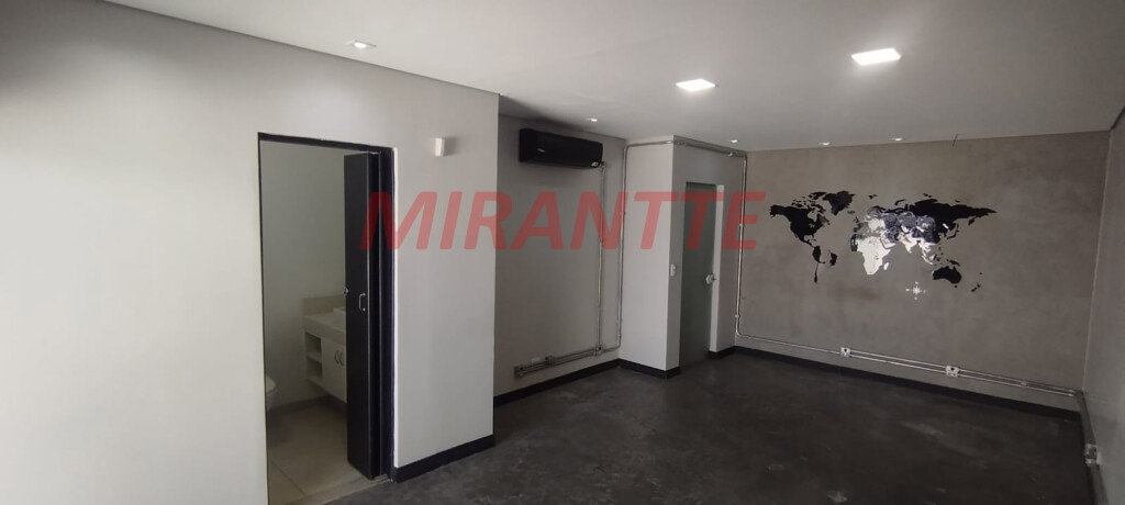 Sobrado de 220m² com 3 quartos em Santana