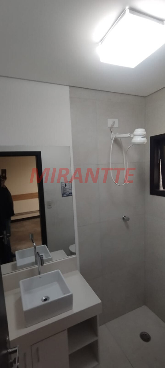 Sobrado de 220m² com 3 quartos em Santana