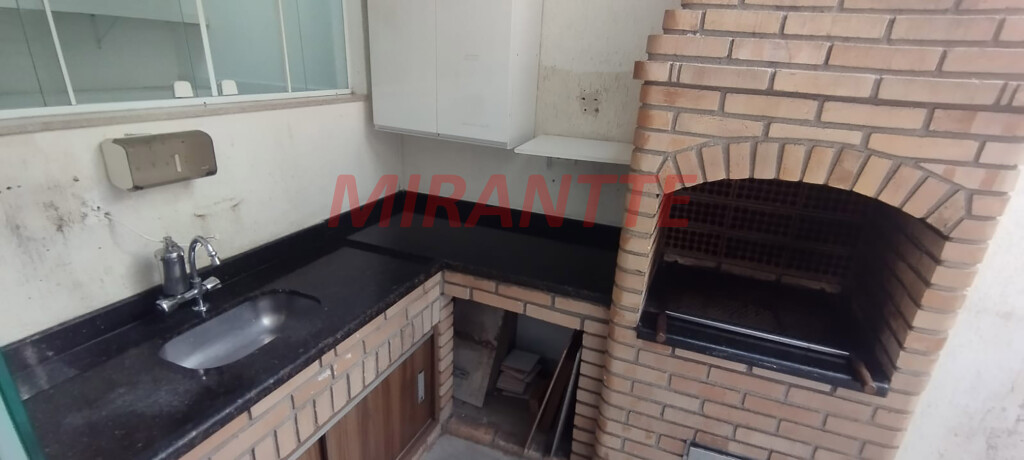 Sobrado de 220m² com 3 quartos em Santana