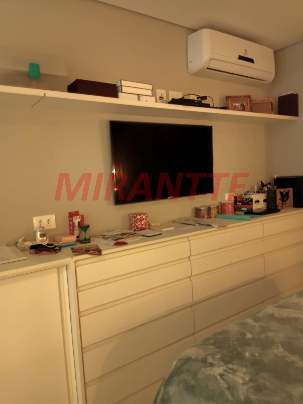 Sobrado de 258m² com 4 quartos em Limão
