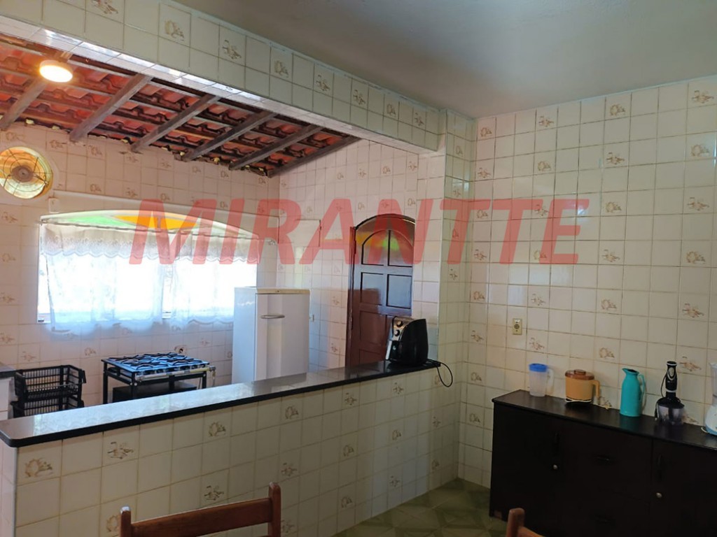 ChÁcara de 2000m² com 8 quartos em Pirucaia