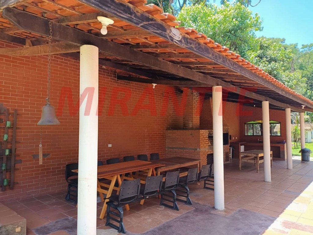ChÁcara de 2000m² com 8 quartos em Pirucaia