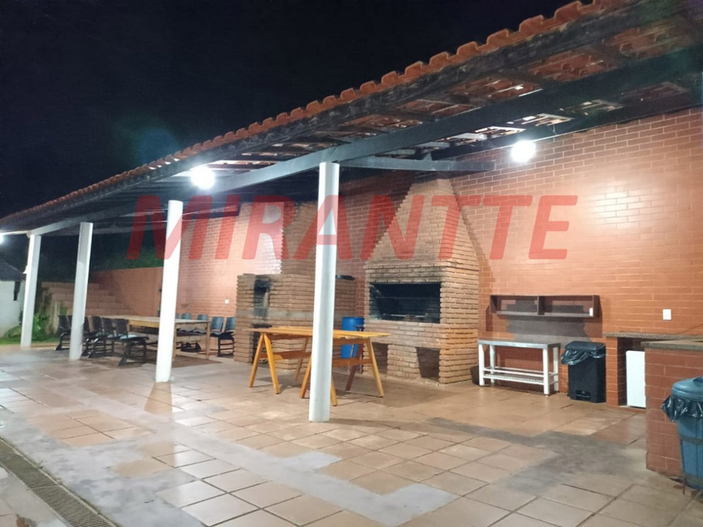 ChÁcara de 2000m² com 8 quartos em Pirucaia