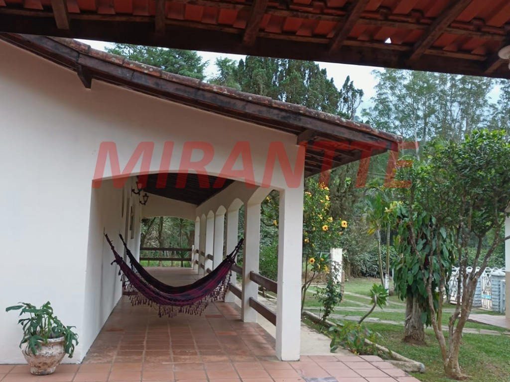 ChÁcara de 2000m² com 8 quartos em Pirucaia