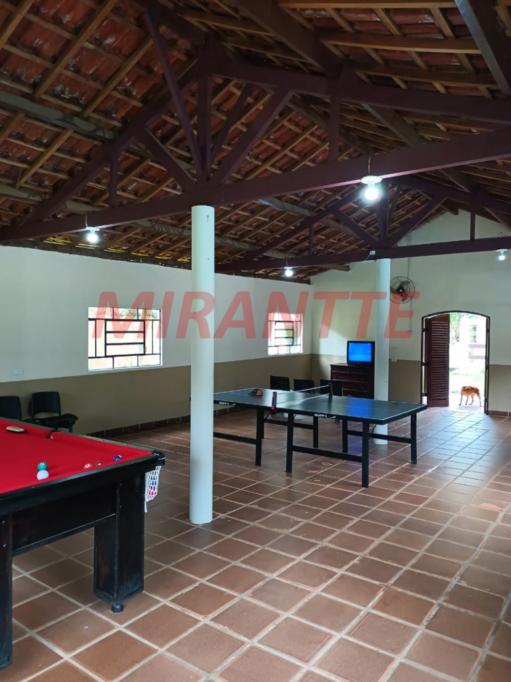 ChÁcara de 2000m² com 8 quartos em Pirucaia