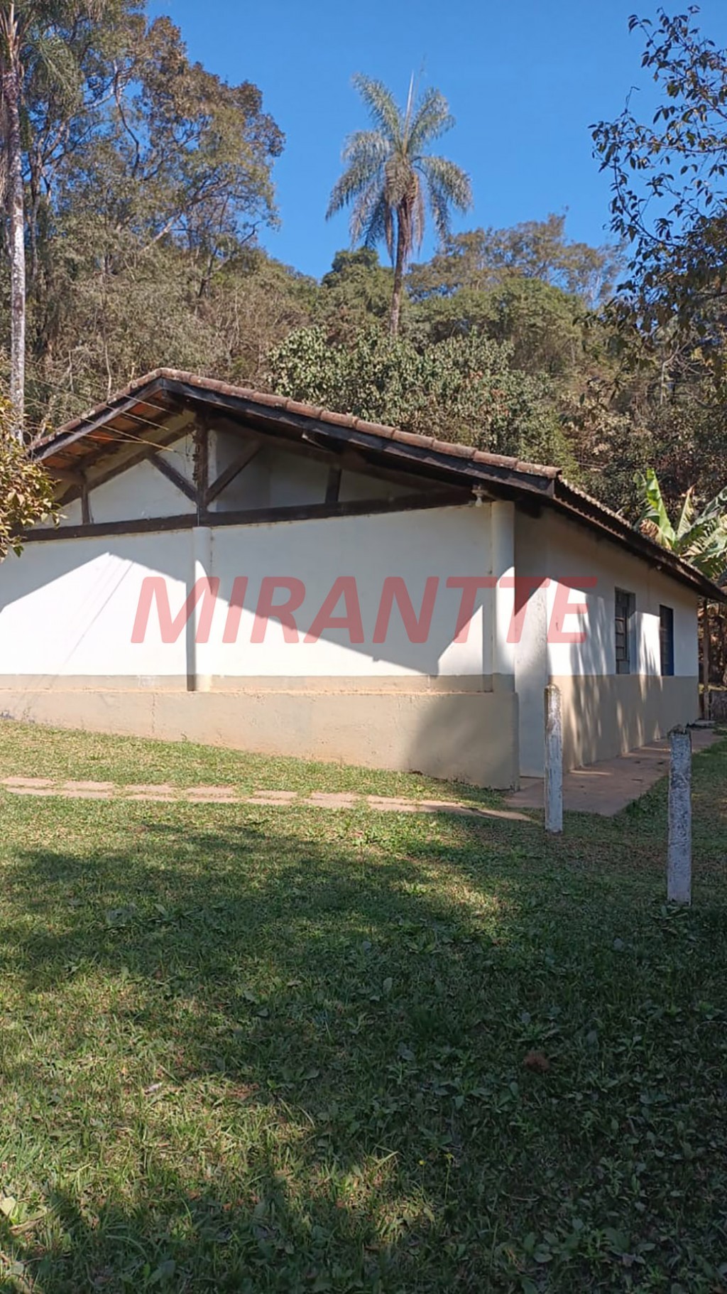 ChÁcara de 2000m² com 8 quartos em Pirucaia