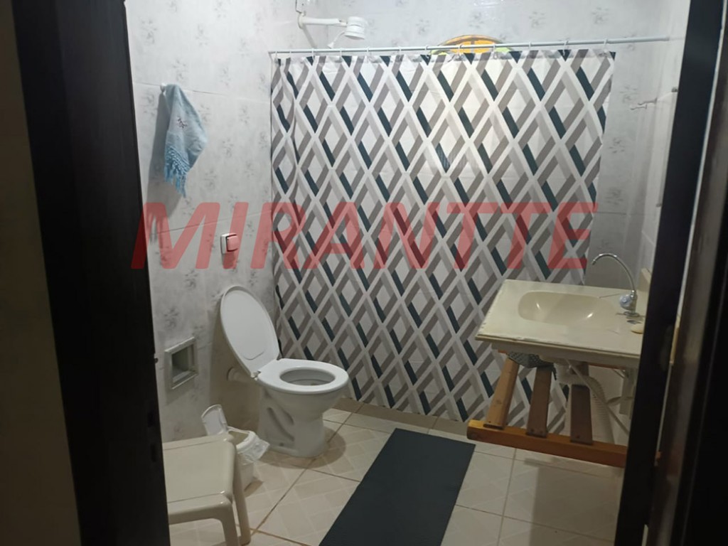 ChÁcara de 2000m² com 8 quartos em Pirucaia