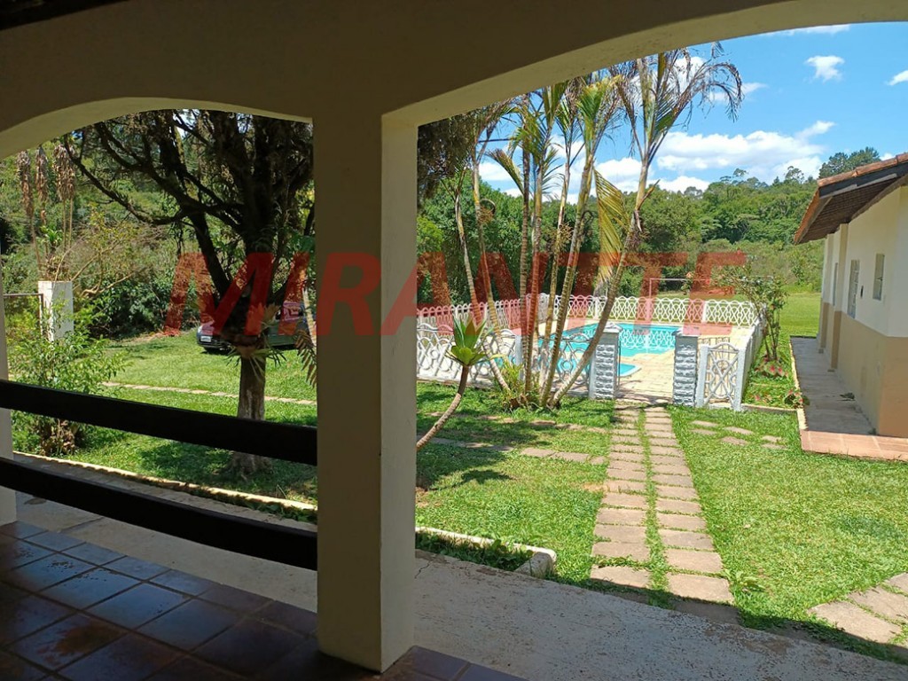 ChÁcara de 2000m² com 8 quartos em Pirucaia