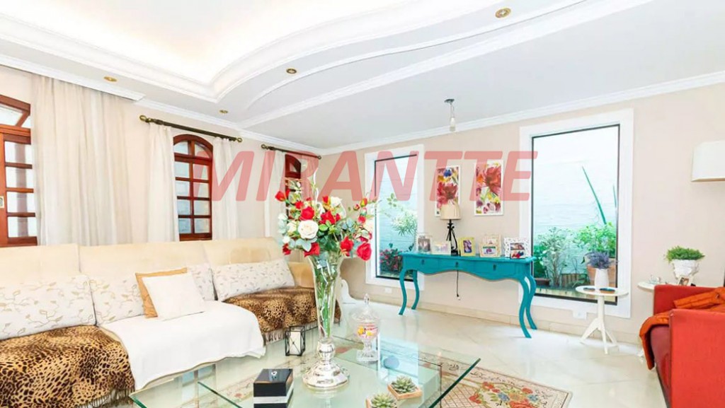 Sobrado de 300m² com 4 quartos em Jardim Tremembé