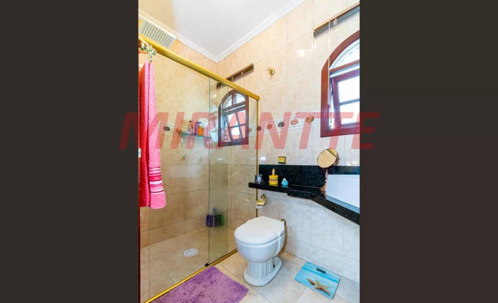 Sobrado de 300m² com 4 quartos em Jardim Tremembé