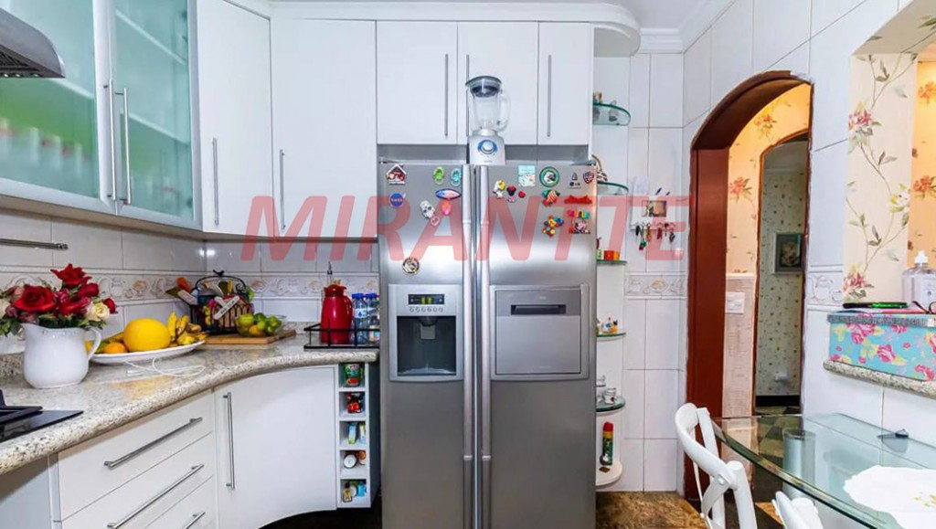 Sobrado de 300m² com 4 quartos em Jardim Tremembé