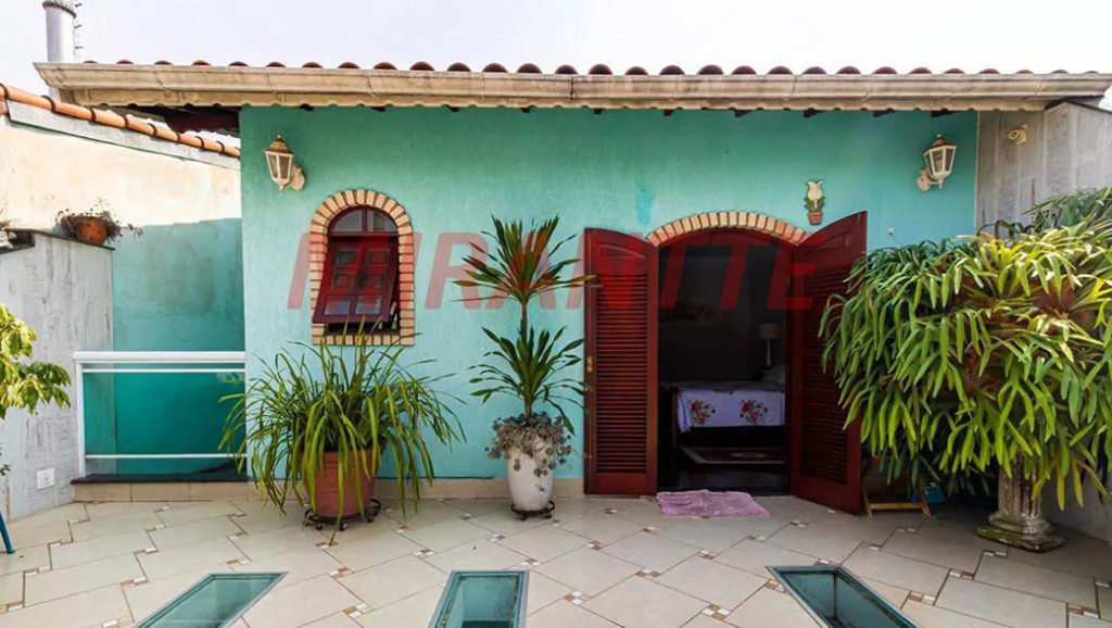 Sobrado de 300m² com 4 quartos em Jardim Tremembé
