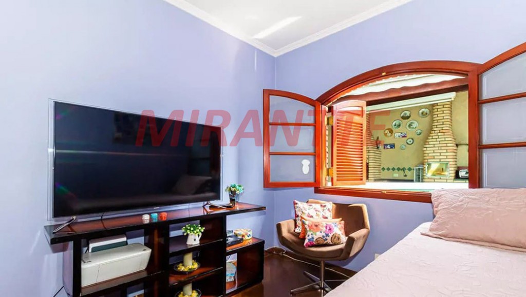 Sobrado de 300m² com 4 quartos em Jardim Tremembé