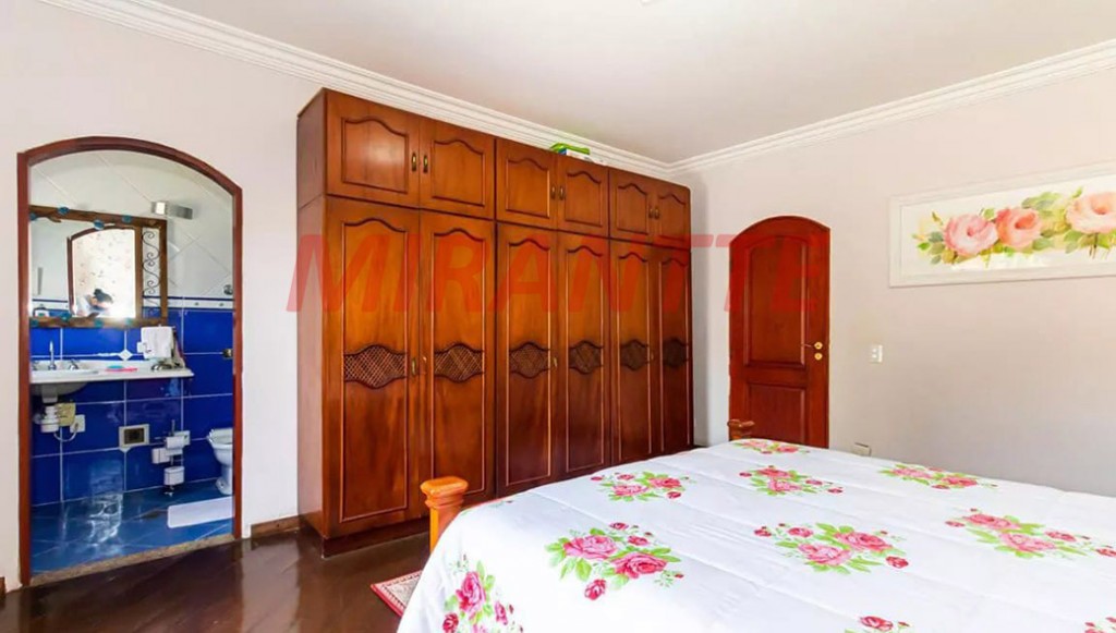 Sobrado de 300m² com 4 quartos em Jardim Tremembé