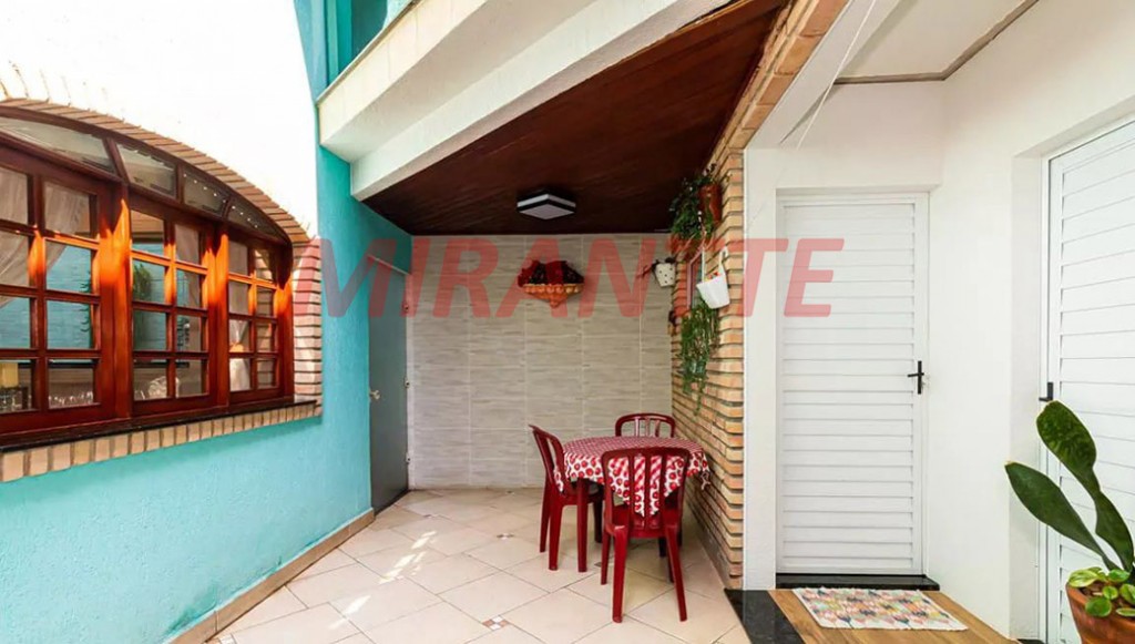 Sobrado de 300m² com 4 quartos em Jardim Tremembé