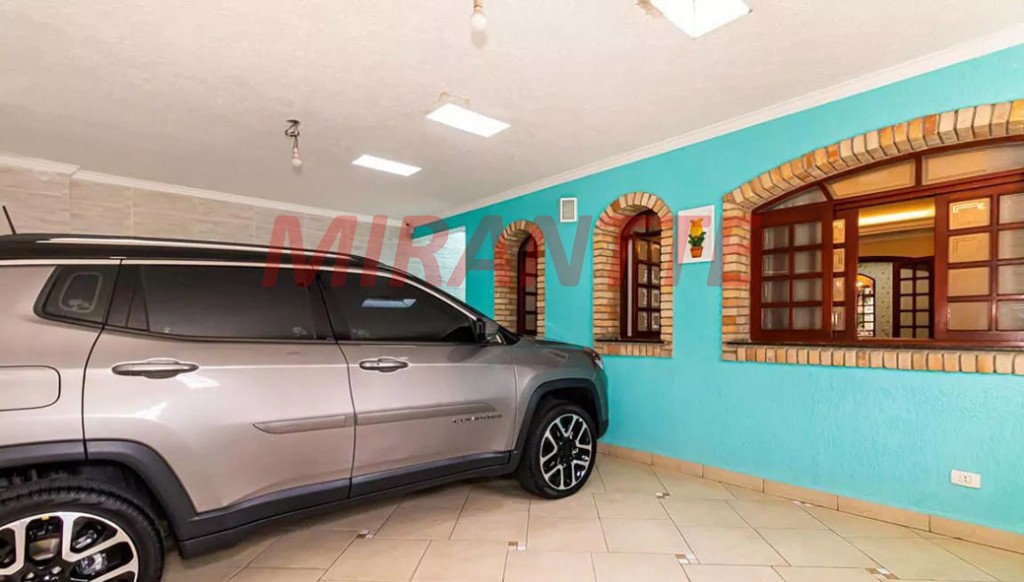 Sobrado de 300m² com 4 quartos em Jardim Tremembé