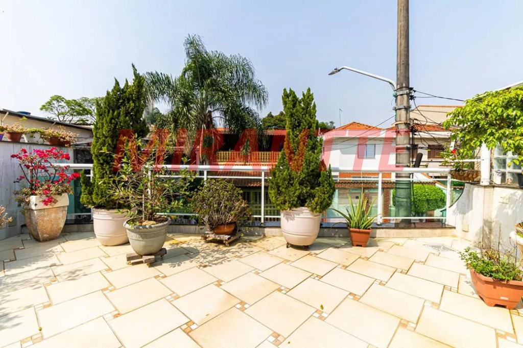 Sobrado de 300m² com 4 quartos em Jardim Tremembé