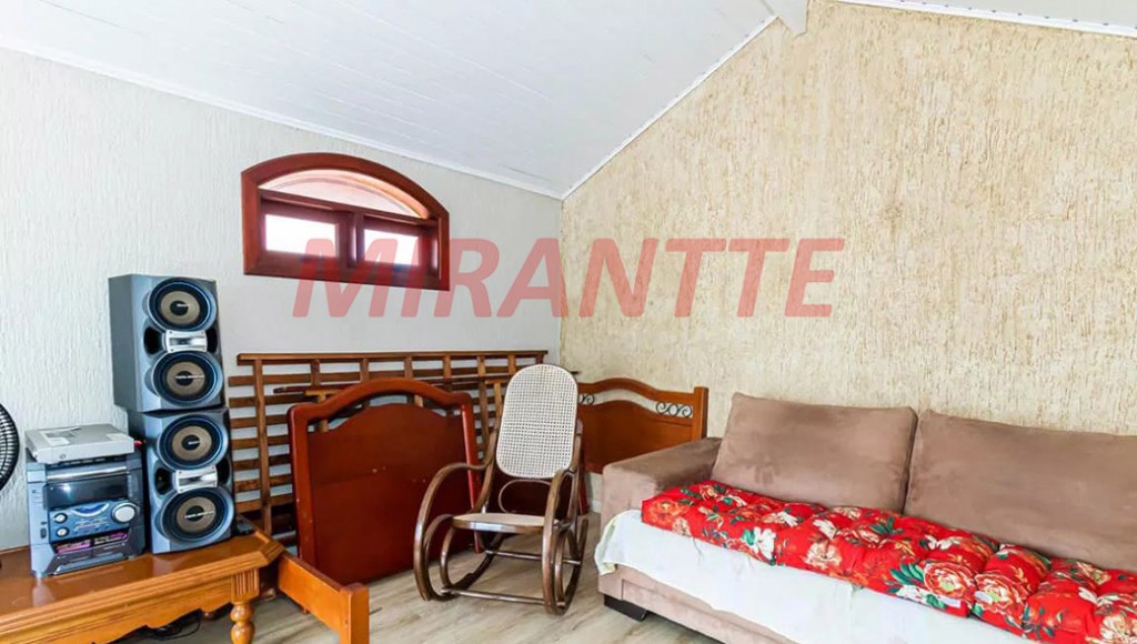 Sobrado de 300m² com 4 quartos em Jardim Tremembé