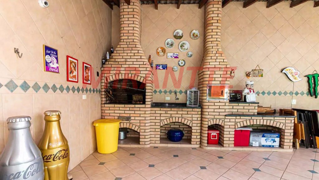 Sobrado de 300m² com 4 quartos em Jardim Tremembé
