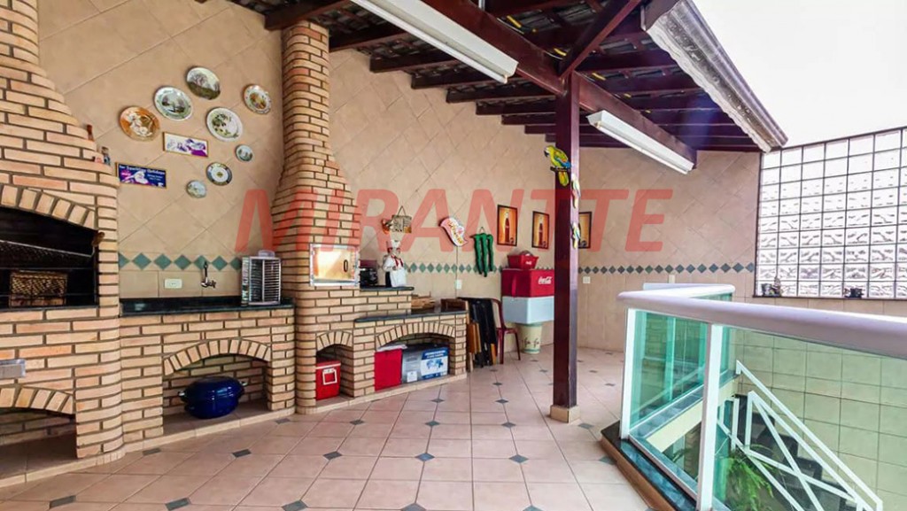 Sobrado de 300m² com 4 quartos em Jardim Tremembé