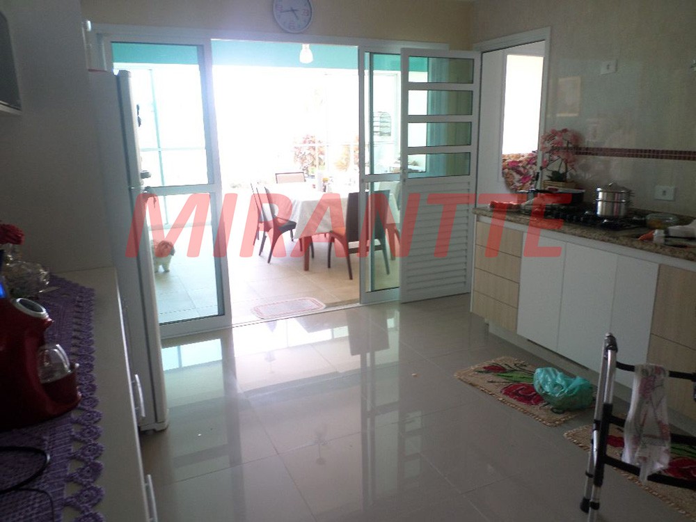 Sobrado de 245m² com 3 quartos em Mandaqui