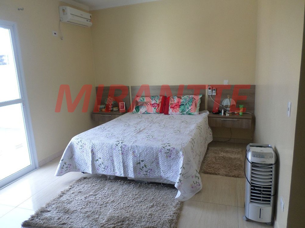 Sobrado de 245m² com 3 quartos em Mandaqui
