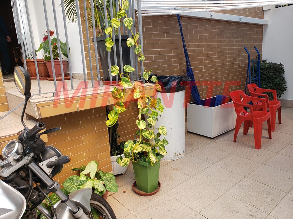 Sobrado de 240m² com 2 quartos em Vila Francos