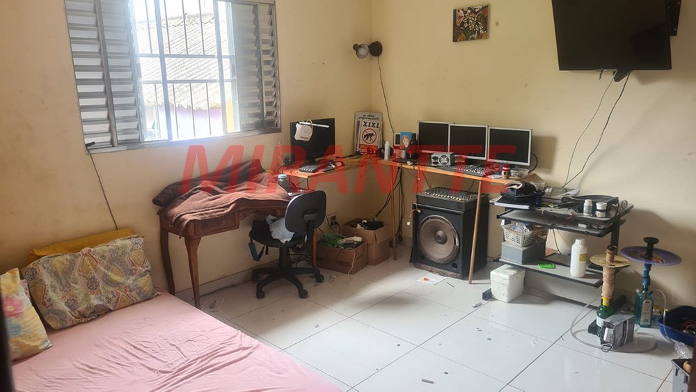 Casa terrea de 160m² com 4 quartos em Parque Edu Chaves