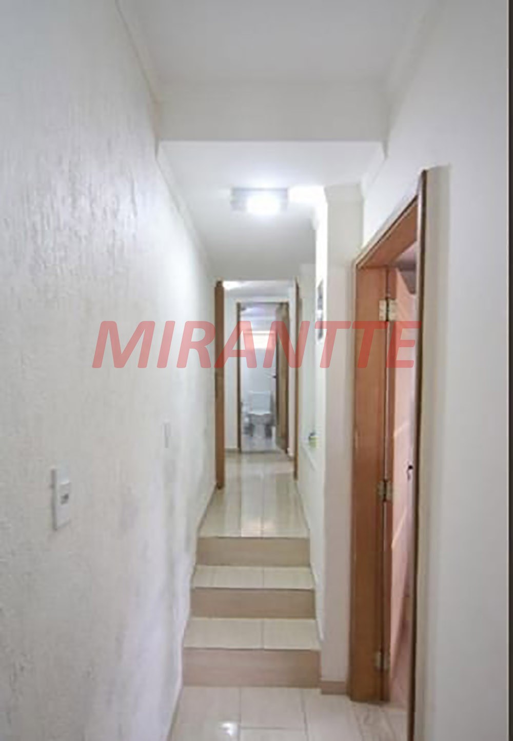 Sobrado de 160m² com 5 quartos em Água Fria