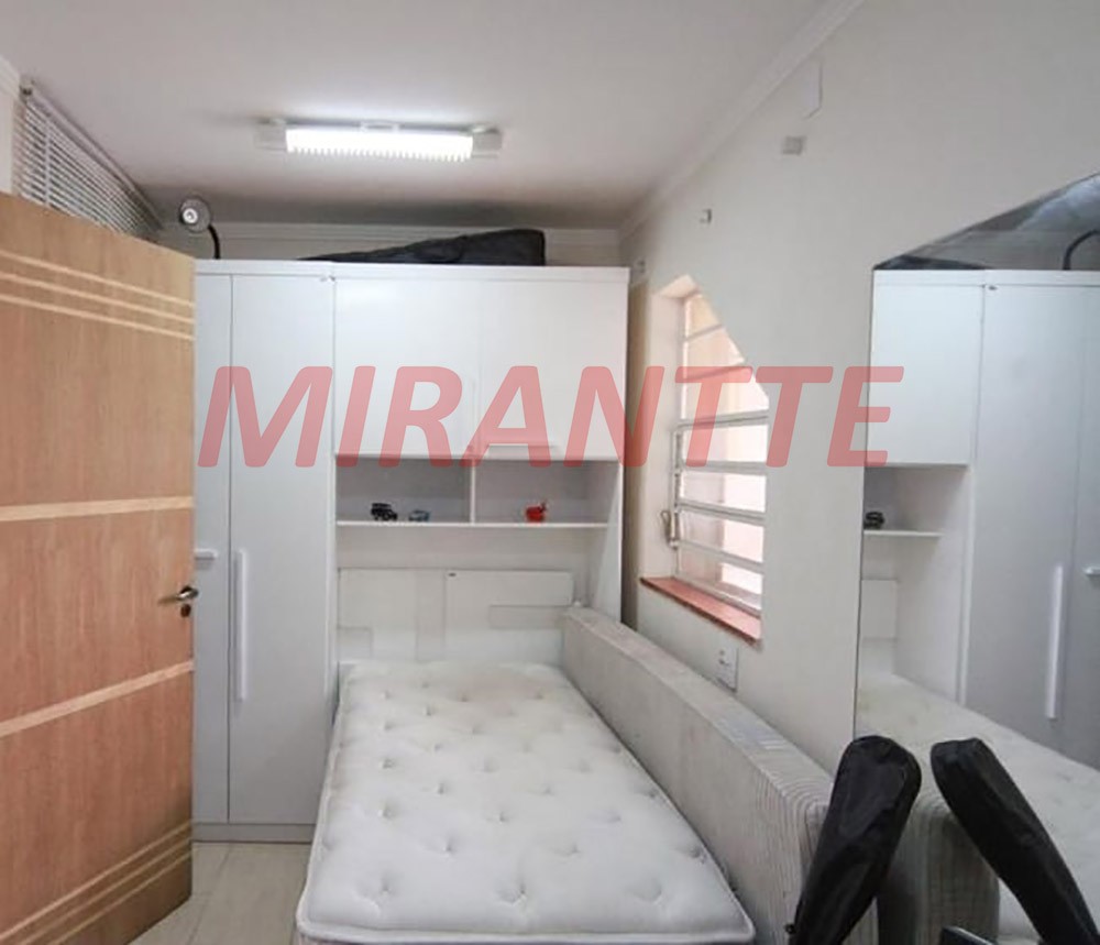 Sobrado de 160m² com 5 quartos em Água Fria