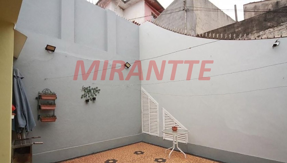 Sobrado de 160m² com 5 quartos em Água Fria