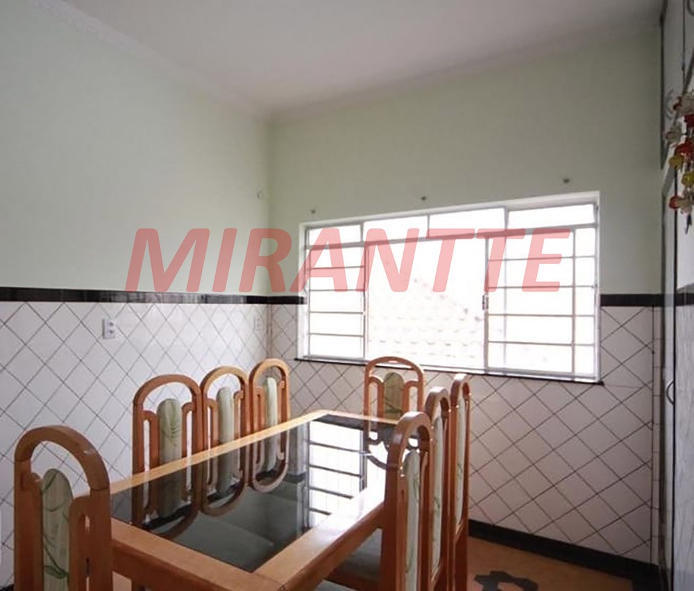 Sobrado de 160m² com 5 quartos em Água Fria