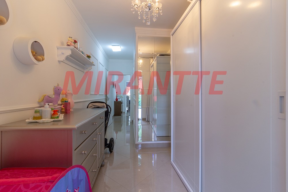 Sobrado de 250m² com 3 quartos em Horto Florestal
