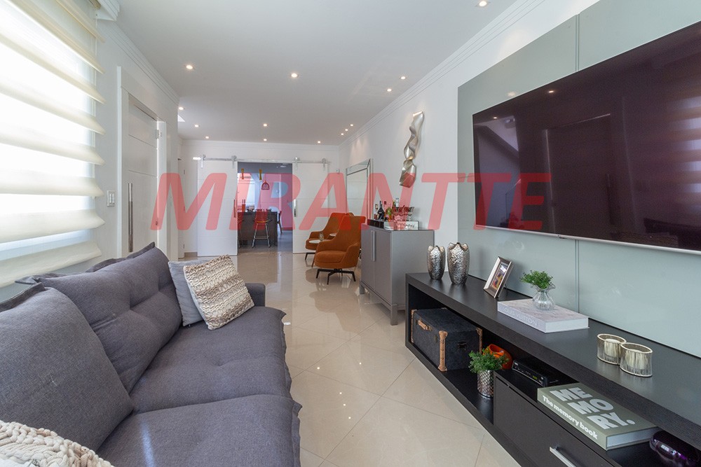 Sobrado de 250m² com 3 quartos em Horto Florestal