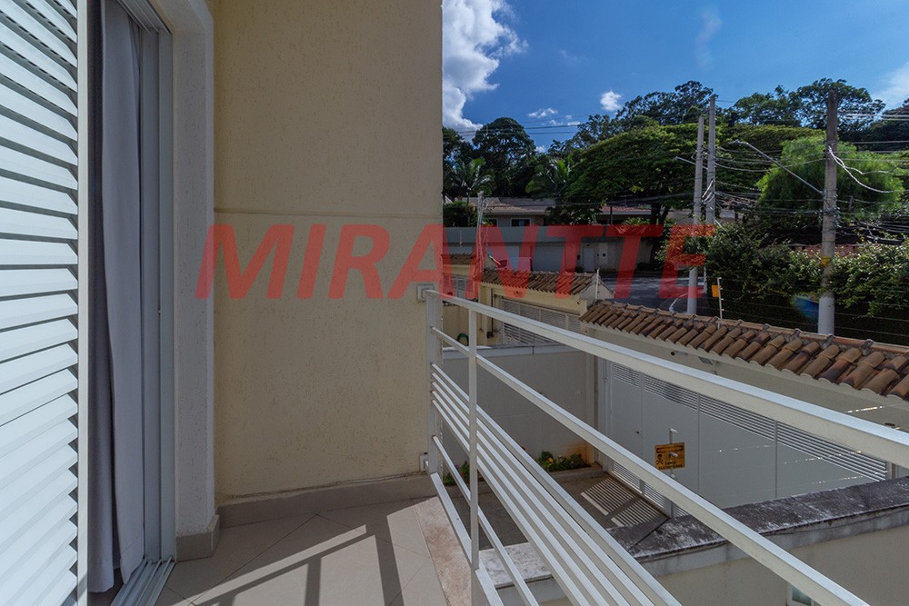 Sobrado de 250m² com 3 quartos em Horto Florestal