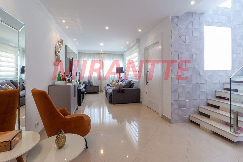 Sobrado de 250m² com 3 quartos em Horto Florestal