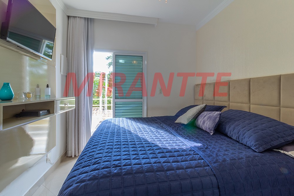 Sobrado de 250m² com 3 quartos em Horto Florestal