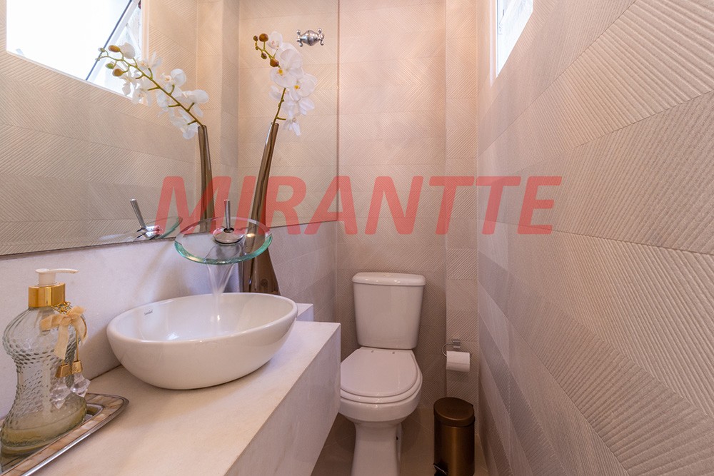 Sobrado de 250m² com 3 quartos em Horto Florestal