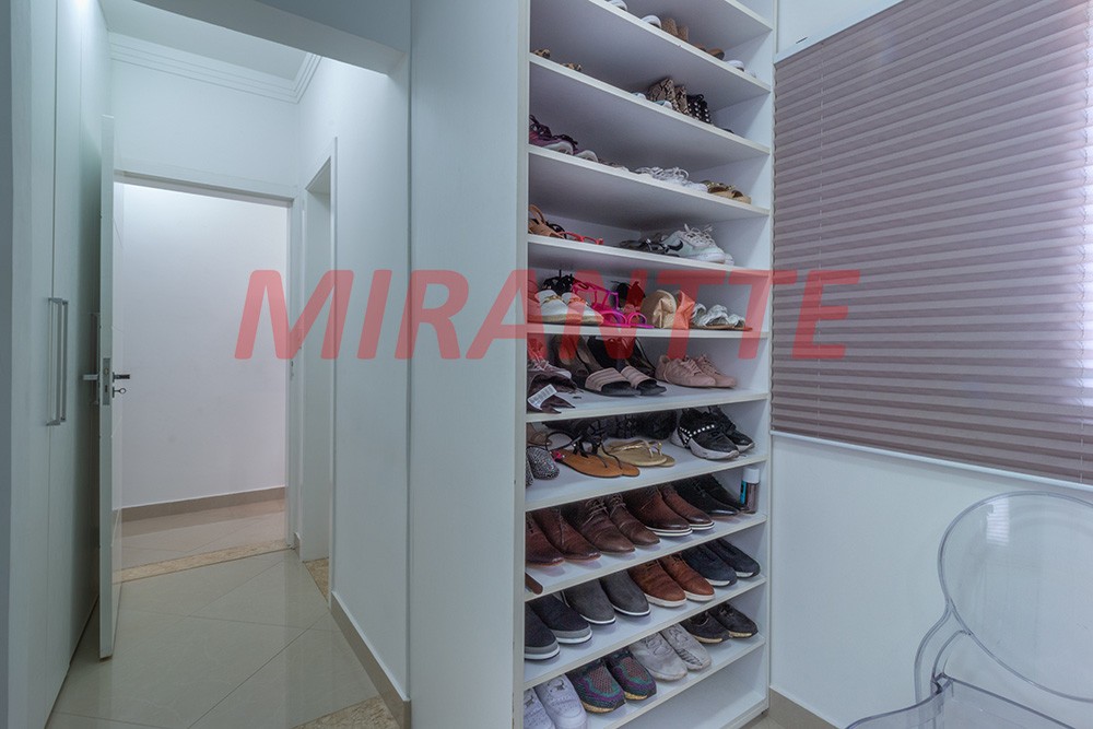 Sobrado de 250m² com 3 quartos em Horto Florestal