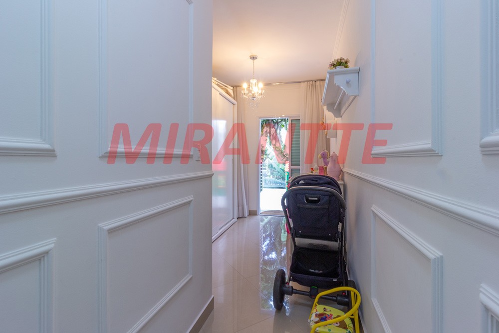 Sobrado de 250m² com 3 quartos em Horto Florestal