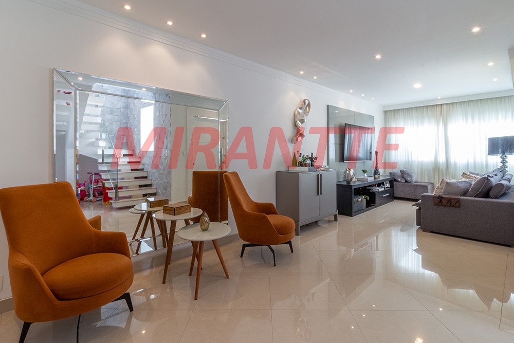 Sobrado de 250m² com 3 quartos em Horto Florestal