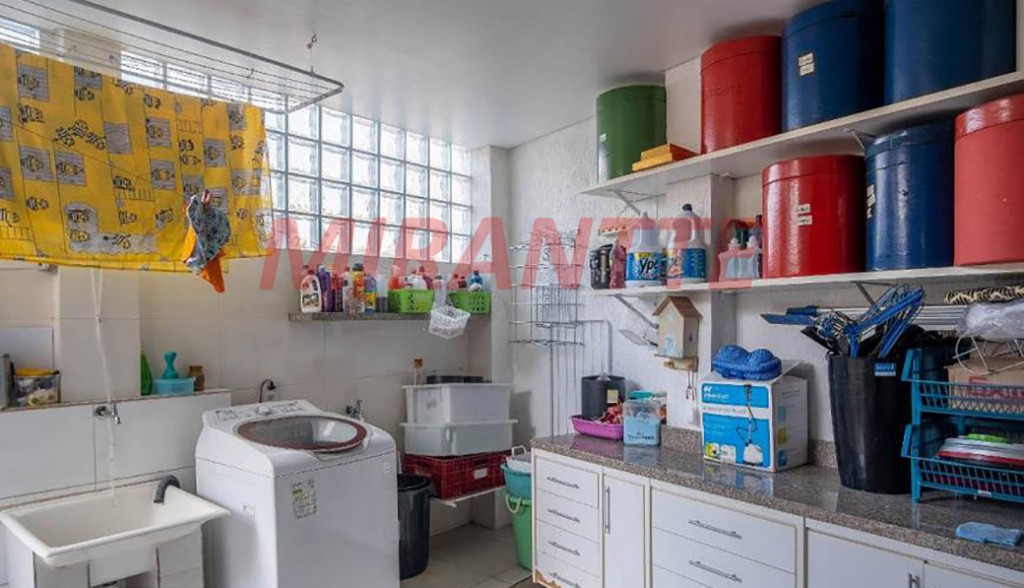 Sobrado de 184m² com 4 quartos em Jardim Paraiso