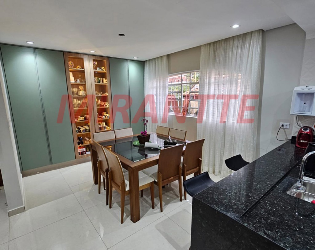 Sobrado de 184m² com 4 quartos em Jardim Paraiso