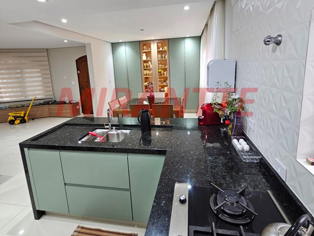 Sobrado de 184m² com 4 quartos em Jardim Paraiso