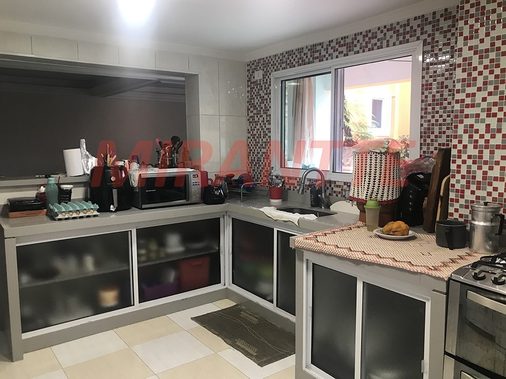 Sobrado de 514m² com 4 quartos em Santa Teresinha