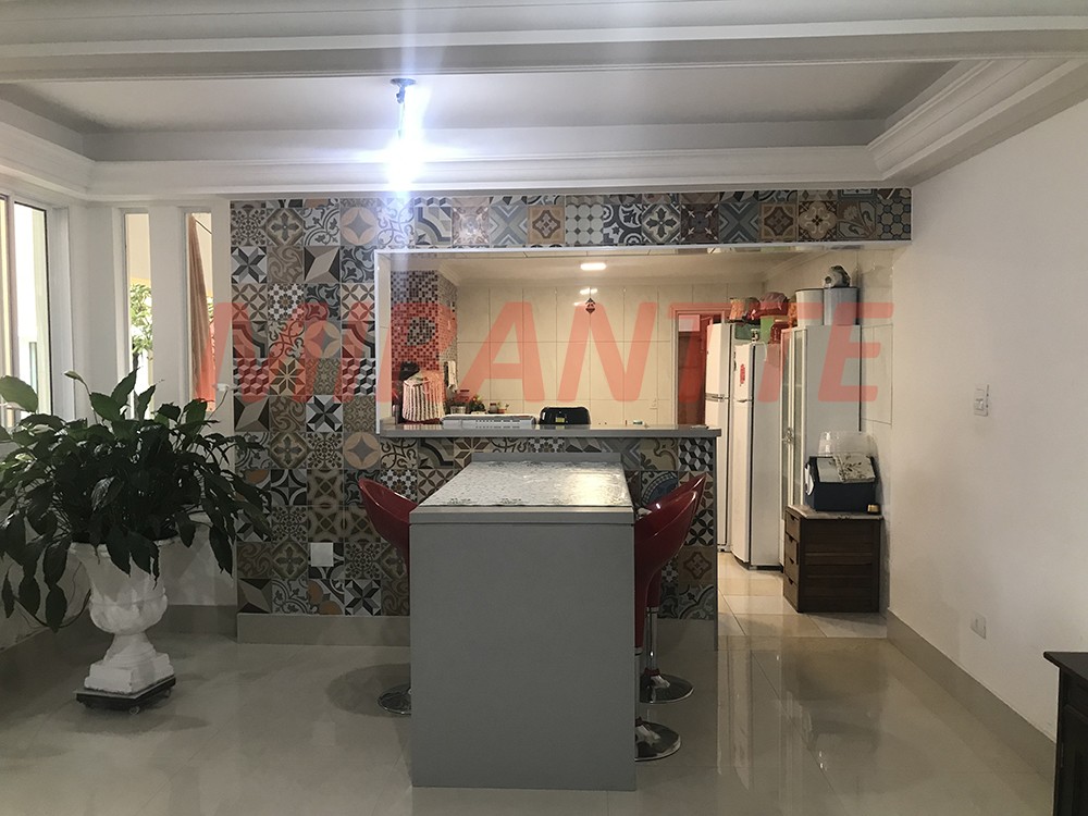 Sobrado de 514m² com 4 quartos em Santa Teresinha
